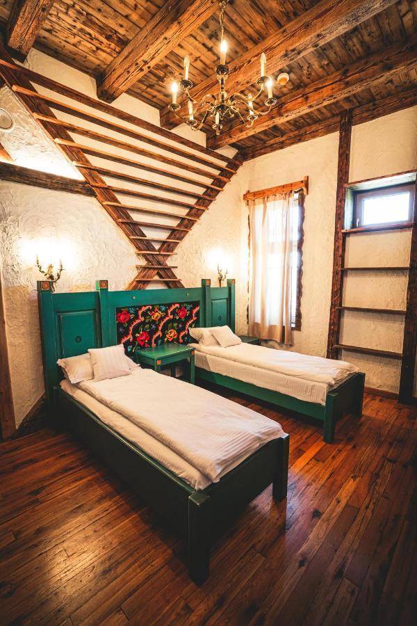 Hotel Conacul Sfantul Sava Brancovici Ineu  Exterior foto